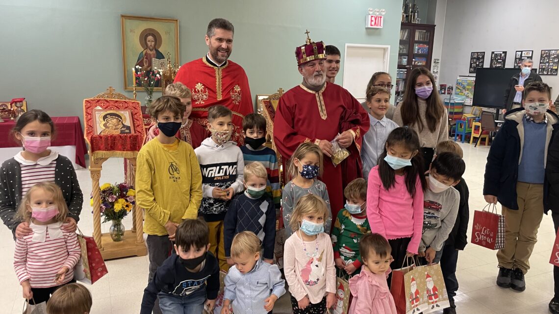 [:en]”SAINT NICHOLAS” GLADDEN THE LITTLE CHILDREN OF SAINT SAVA IN NEW YORK[:SR]”СВЕТИ НИКОЛА” ОБРАДОВАО МАЛЕ СВЕТОСАВЦЕ САБОРНЕ ЦРКВЕ У ЊУЈОРКУ[:]